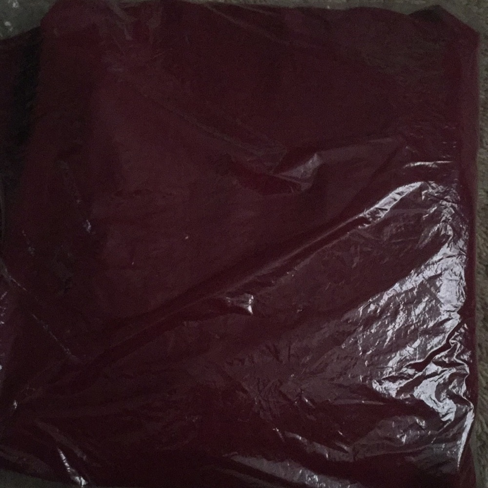 Everleigh Nordstrom blouse color wine size 1X NWT
